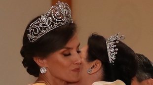 La Reina Letizia, la royal más calida: de su abrazo cariñoso a Masako de Japón y a su aprecio a Victoria de Suecia