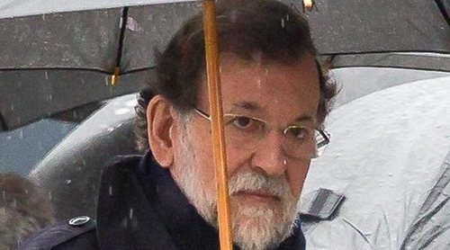 Mariano Rajoy, arropado por sus compañeros del PP en el entierro de su hermana Mercedes Rajoy