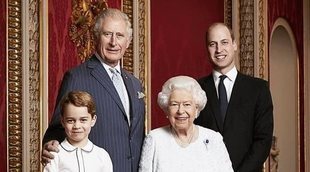 La Reina Isabel felicita el Año 2020 con un nuevo posado familiar
