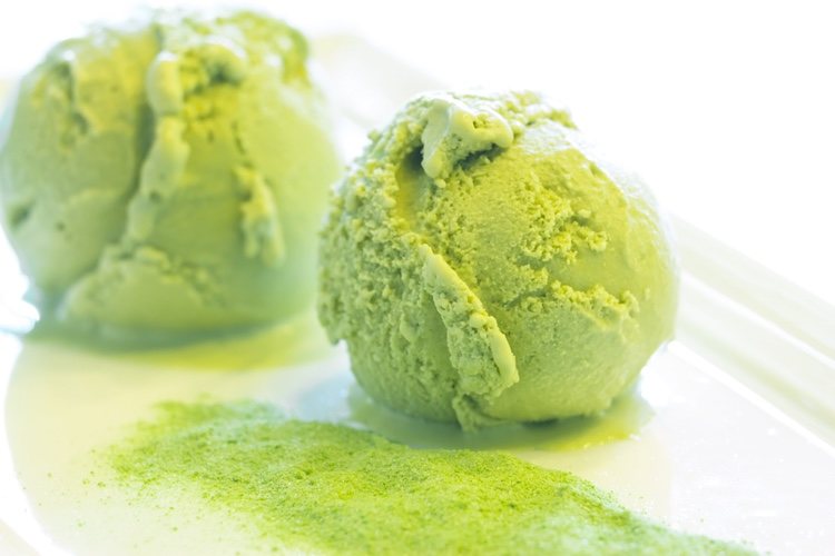 Matcha Grüntee-Eis ist sehr cremig und erfrischend