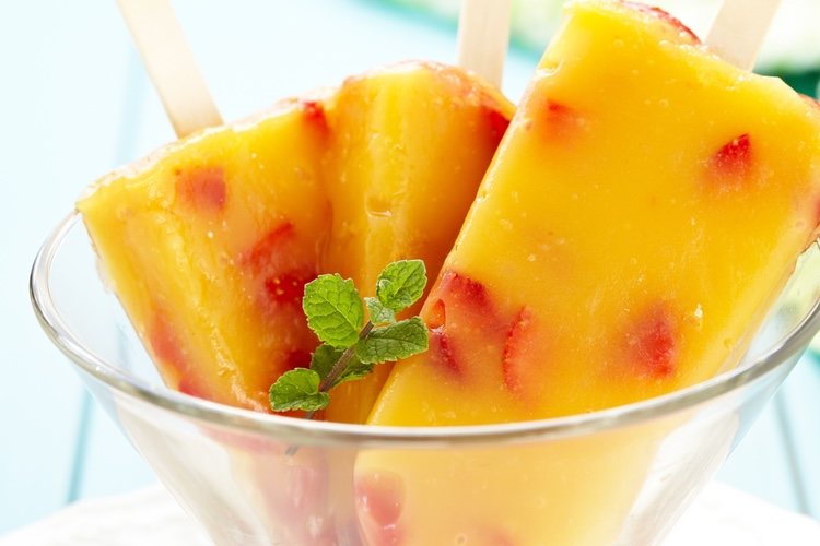 Los polos de fruta son una de las alternativas más saludables que existen para disfrutar del dulce