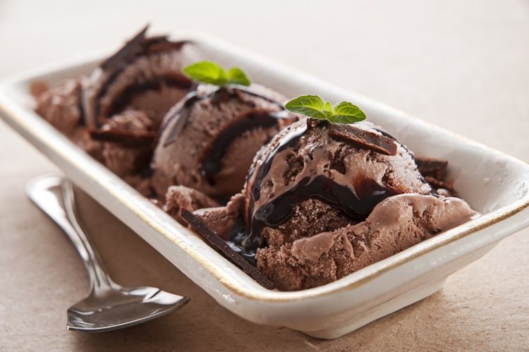 El helado de chocolate es un postre muy típico porque está delicioso