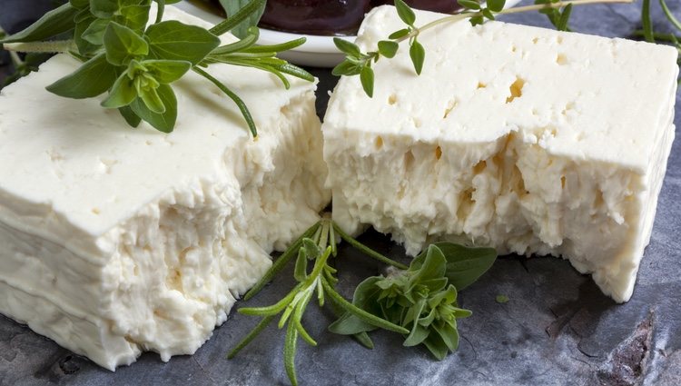 El queso feta es típico en la gastronomía griega