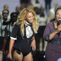Oprah Winfrey y Beyoncé en la despedida de su programa