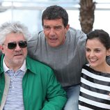 Antonio Banderas, Pedro Almodóvar y Elena Anaya en Cannes