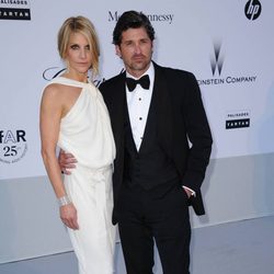 Patrick Dempsey y su esposa en la gala amFAR en Cannes