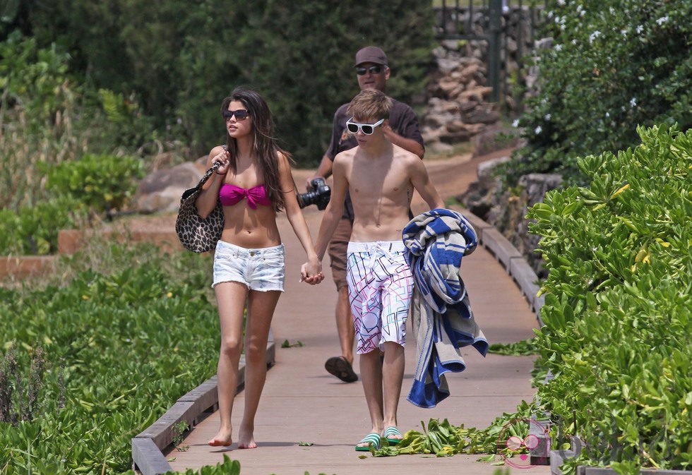 Justin Bieber y Selena Gomez en bañador