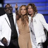 Randy Jackson, Jennifer Lopez y Steven Tyler en la final de 'American Idol'