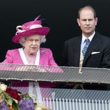 Isabel II y el Príncipe Eduardo en el Derby de Epsom