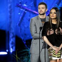 Justin Timberlake y Mila Kunis en los MTV Movie Awards 2011