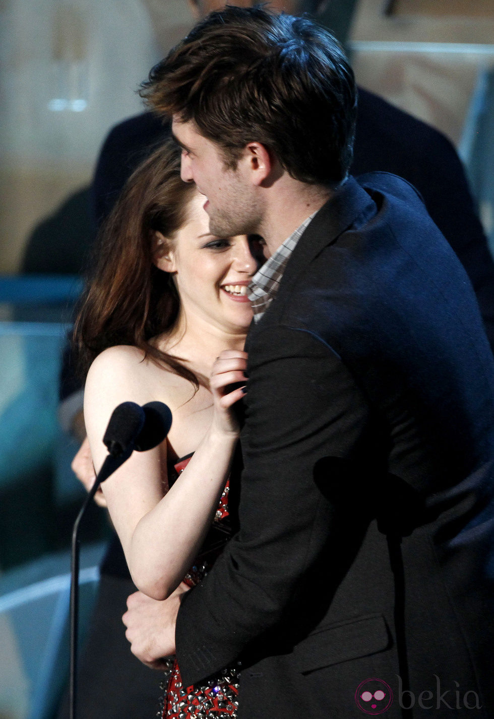 Robert Pattinson y Kristen Stewart en los MTV Movie Awards 2011