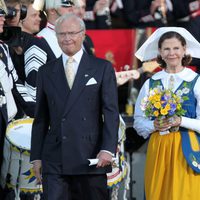 Los Reyes Carlos XVI Gustavo y Silvia de Suecia en el Día Nacional