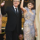 Geoffrey Rush y Penélope Cruz saludan en Cannes