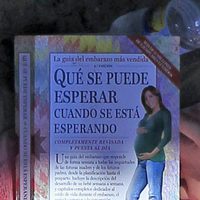 El libro que leen Olivia Molina y Sergio Mur en la playa