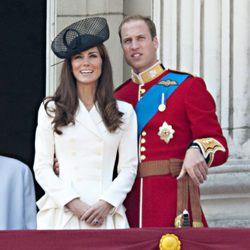 Los Duques de Cambridge en Buckingham Palace