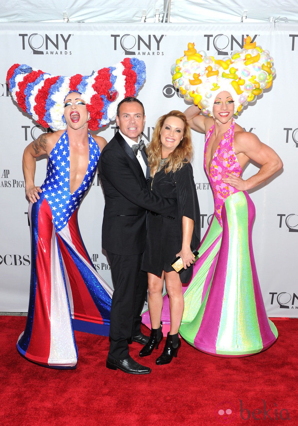 Tim Chappel y Lizzy Gardiner en los Premios Tony 2011