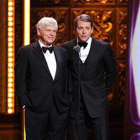 Robert Morse y Matthew Broderick en los Premios Tony 2011