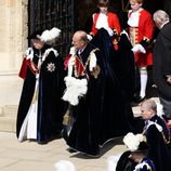 Isabel II y el Duque de Edimburgo en la procesión de la Orden de la Jarretera