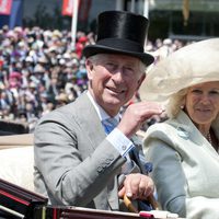 El Príncipe Carlos y Camilla Parker en Ascot