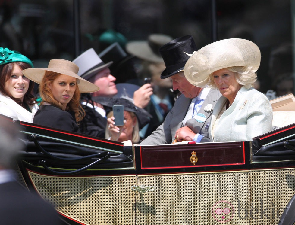 Carlos de Inglaterra, Camilla Parker y las Princesas de York en Ascot