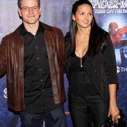 Matt Damon y su mujer en el estreno del musical de 'Spider-Man'