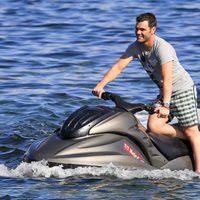 Fonsi Nieto en una moto acuática en Ibiza