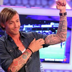 Guti enseña sus tatuajes en 'El Hormiguero'