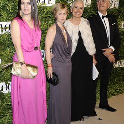 La Duquesa de Montoro junto a los Tous en los Premios Vogue Joyas 2011