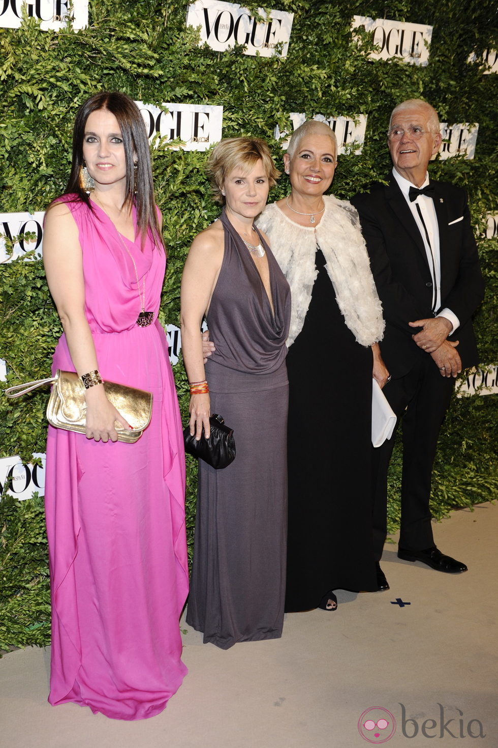 La Duquesa de Montoro junto a los Tous en los Premios Vogue Joyas 2011