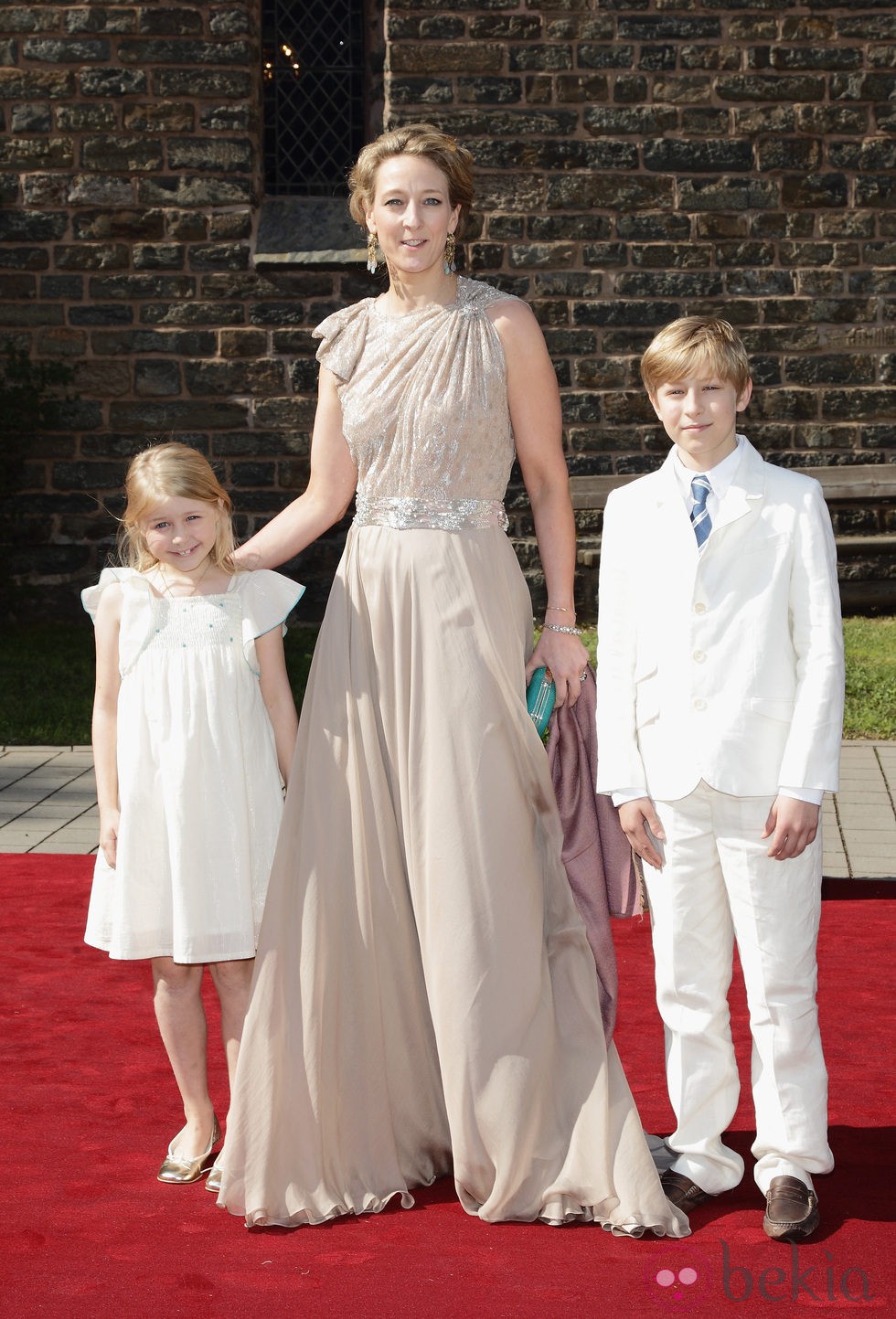 La Princesa Alexandra junto a la Condesa Ingrid y el Conde Richard