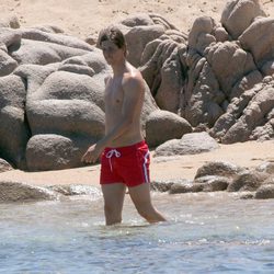 Fernando Torres se baña en el Mediterráneo