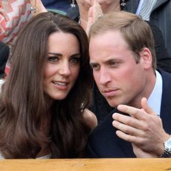 Guillermo y Catalina de Cambridge charlan en Wimbledon