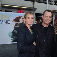 Julia Roberts, Tom Hanks y Rita Wilson en el estreno de 'Larry Crowne'
