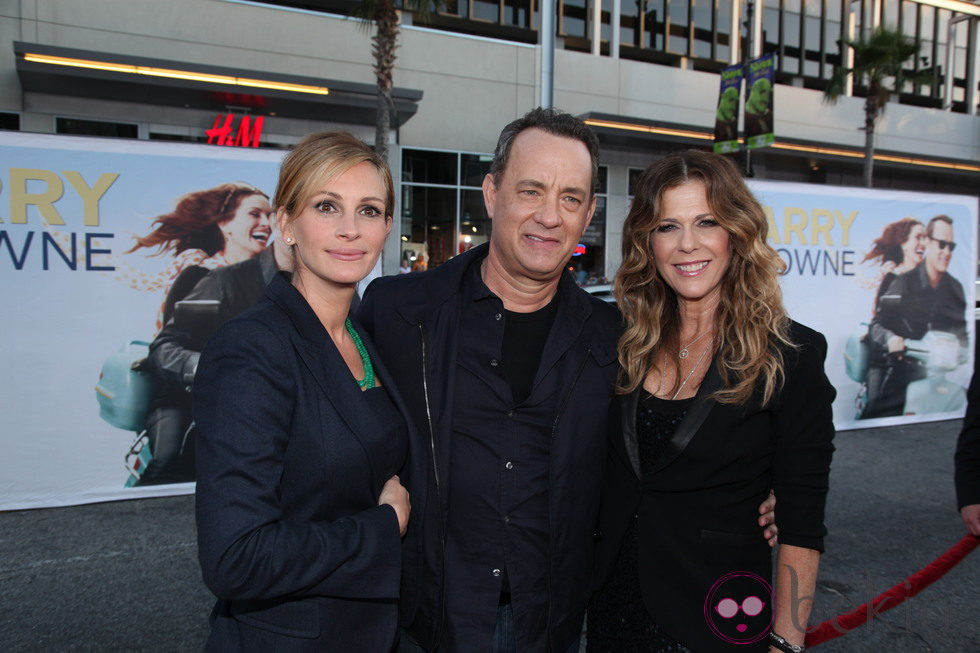 Julia Roberts, Tom Hanks y Rita Wilson en el estreno de 'Larry Crowne'