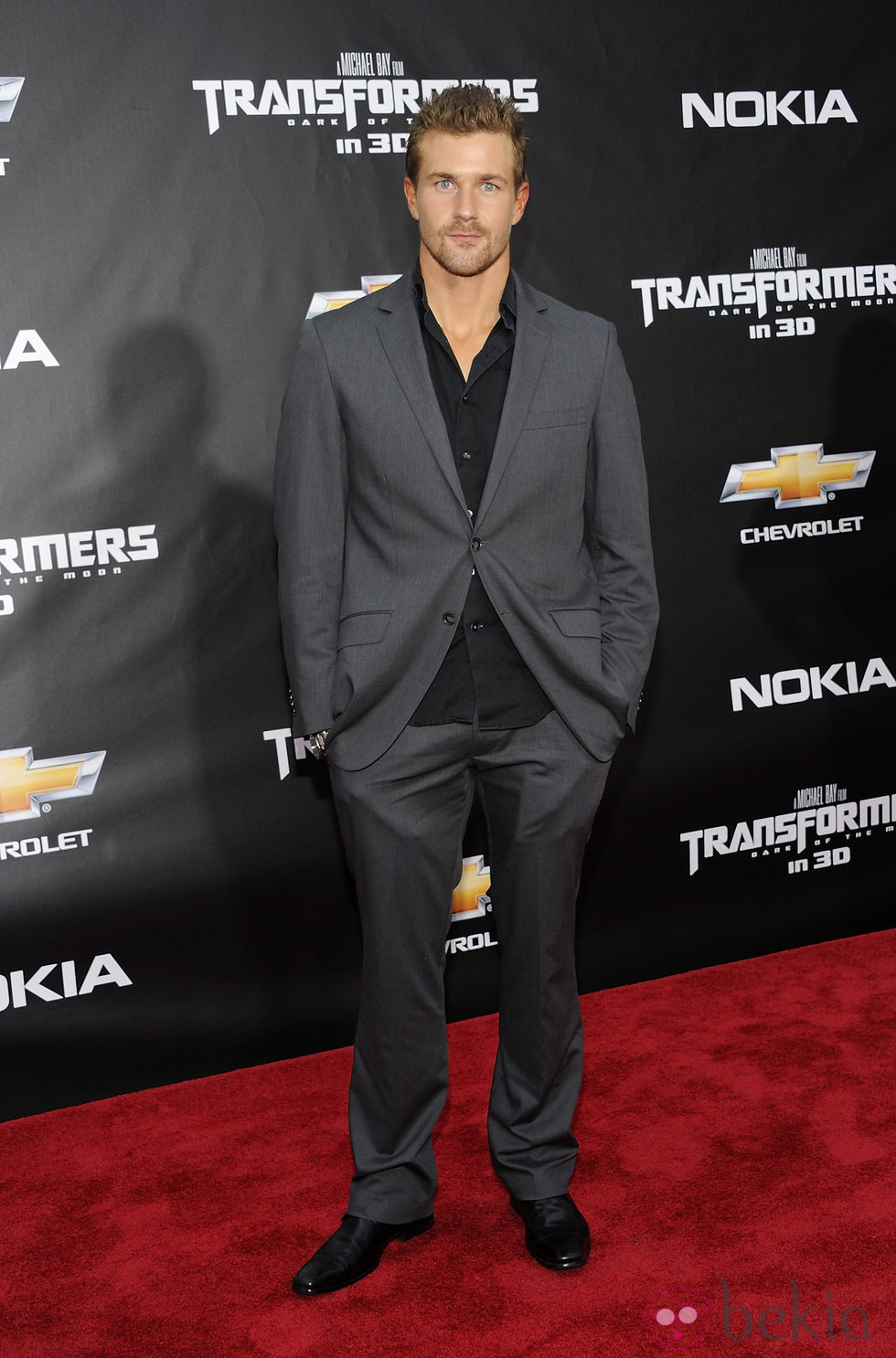 Josh Kelly en la premiere en Nueva York de Transformers 3