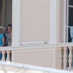 La Familia Real de Mónaco en el balcón de Palacio tras la boda de Alberto y Charlene