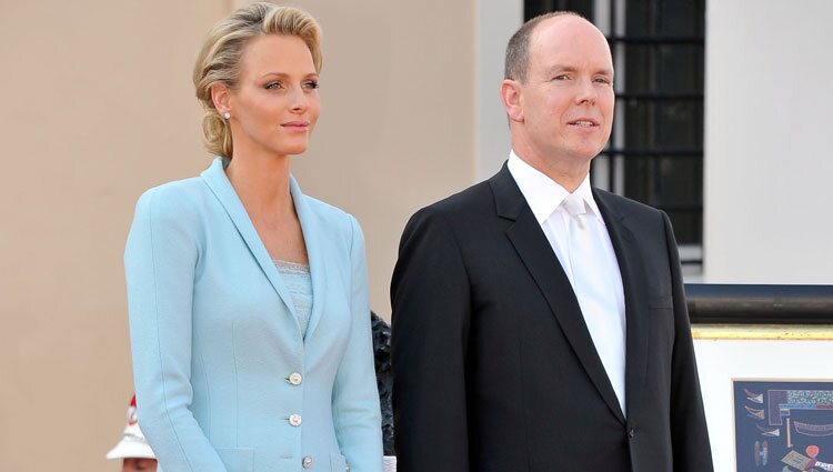 Los Príncipes Alberto II y Charlene de Mónaco tras su boda civil
