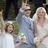 Kate Moss, feliz tras su boda con Jamie Hince
