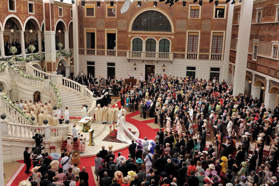 Interior de la boda real religiosa de Alberto de Mónaco y Charlene Wittstock