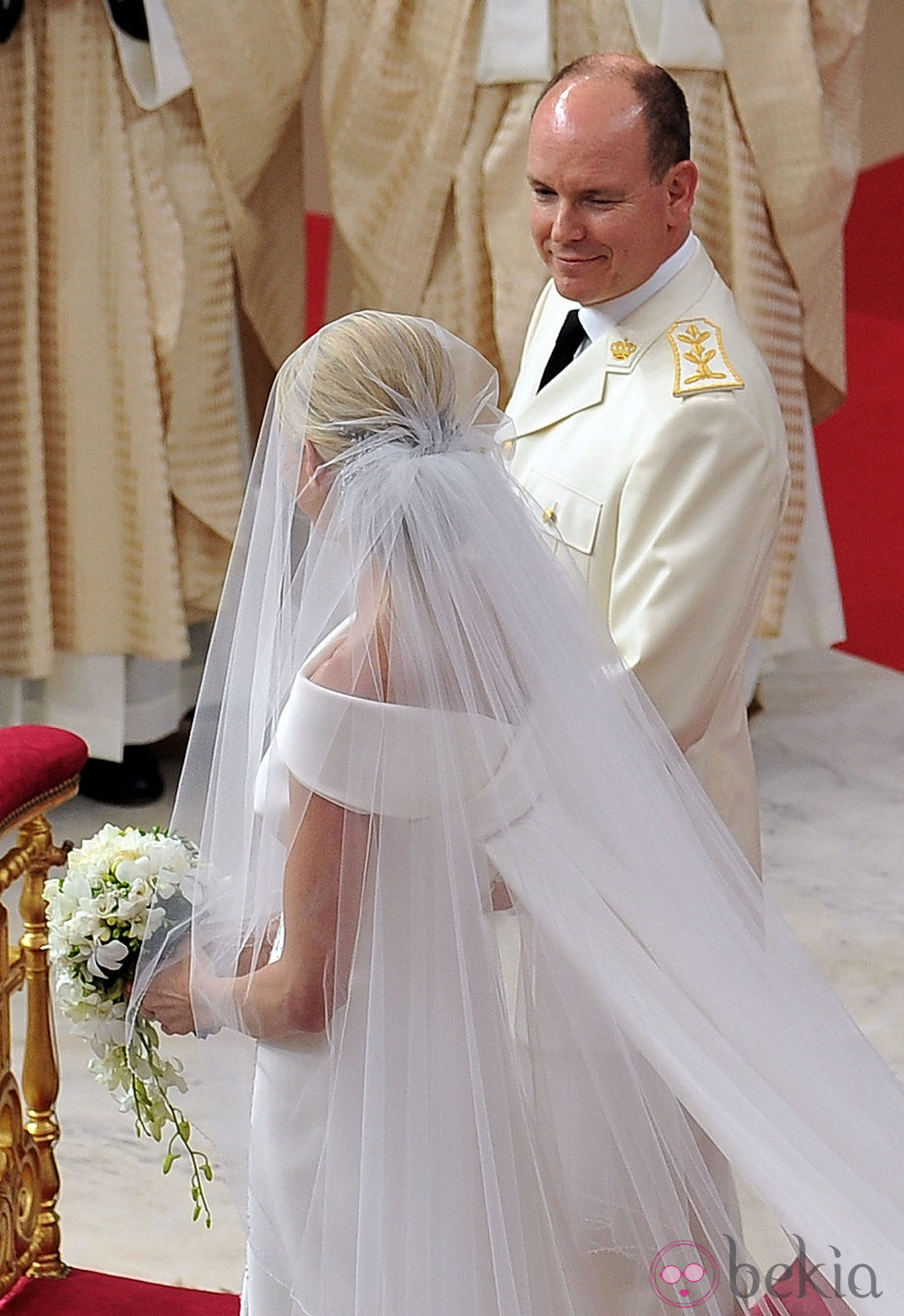 Alberto de Mónaco y Charlene Wittstock durante su boda religiosa