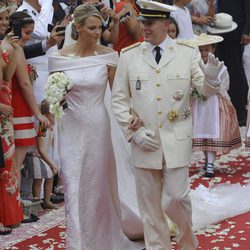Charlene Wittstock y Alberto de Mónaco salen de Palacio como marido y mujer