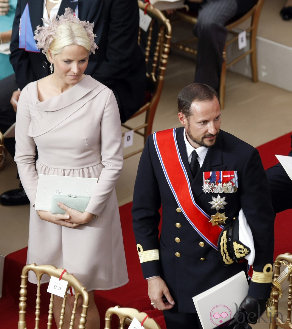 Haakon y Mette Marit de Noruega en la boda de Alberto y Charlene