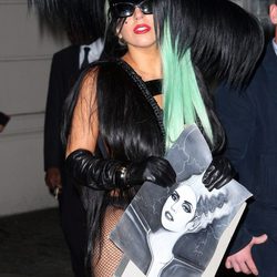 La cantante Lady Gaga, con un un conjunto hecho con pelo