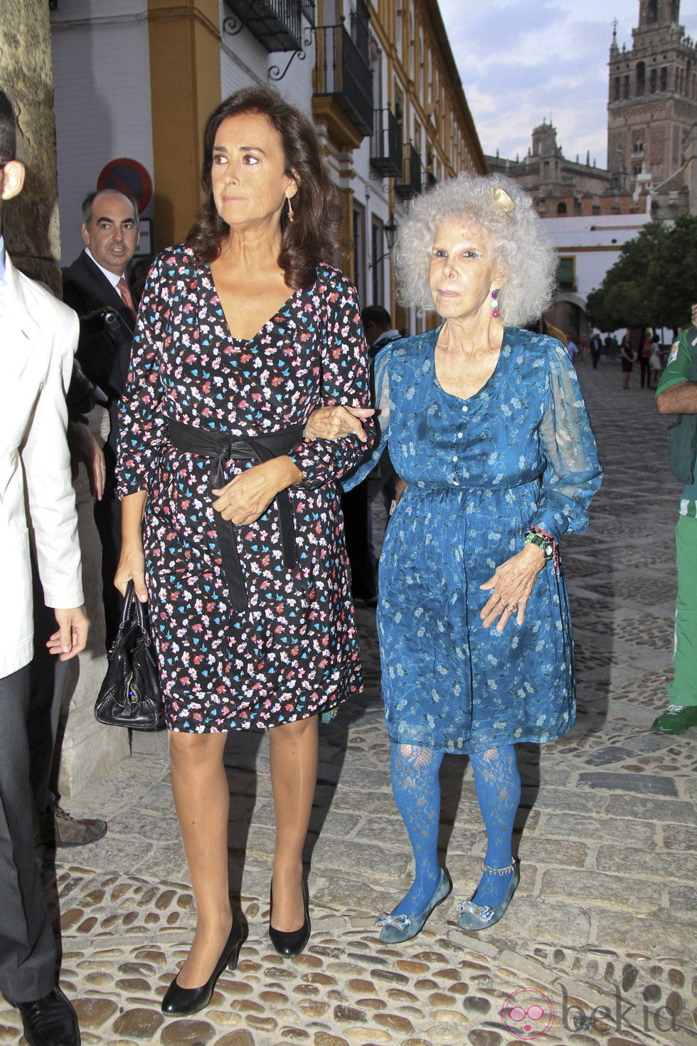 La Duquesa de Alba y Carmen Tello en unos premios solidarios en Sevilla