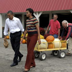 Los Obama escogen calabazas para Halloween
