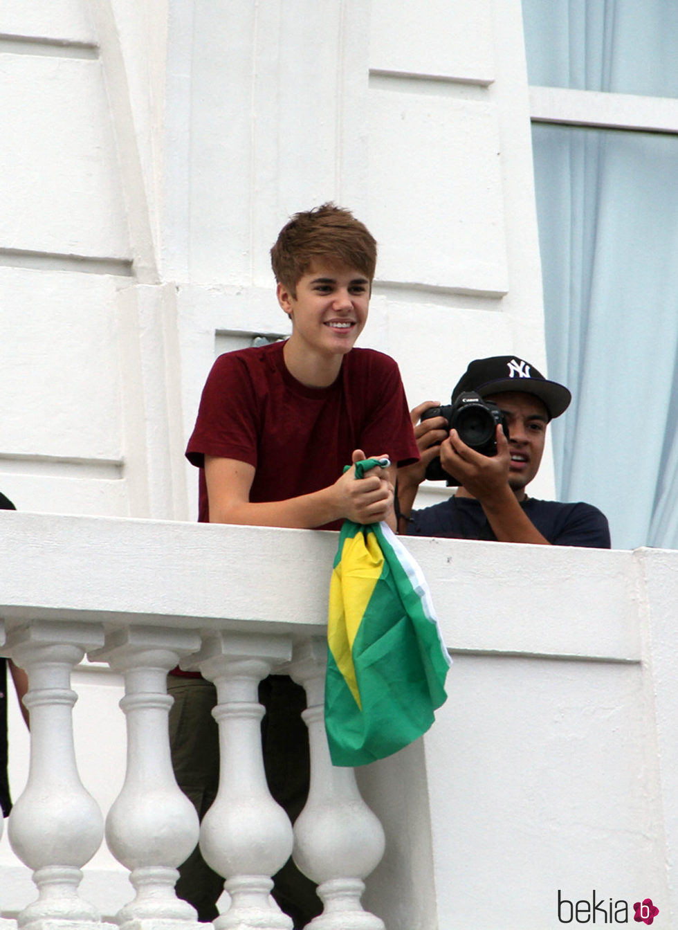 Justin Bieber saluda a sus fans en Río de Janeiro