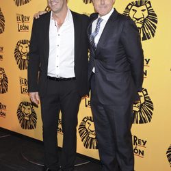 Santi Acosta y Jordi González en el estreno del musical 'El Rey León' en Madrid