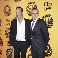 Santi Acosta y Jordi González en el estreno del musical 'El Rey León' en Madrid