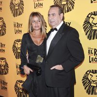 Pedro Trapote y Begoña Barcía Vaquero en el estreno del musical 'El Rey León' en Madrid