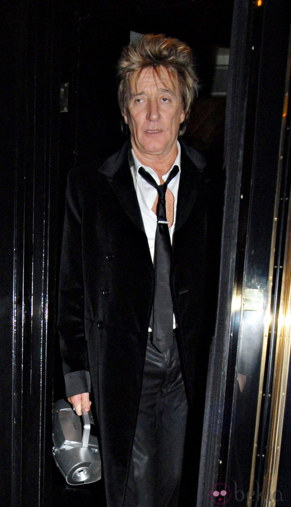 Rod Stewart borracho tras celebrar su cumpleaños en Londres
